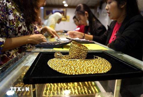 Giá vàng thế giới tăng hơn 3% nhờ hoạt động bắt đáy