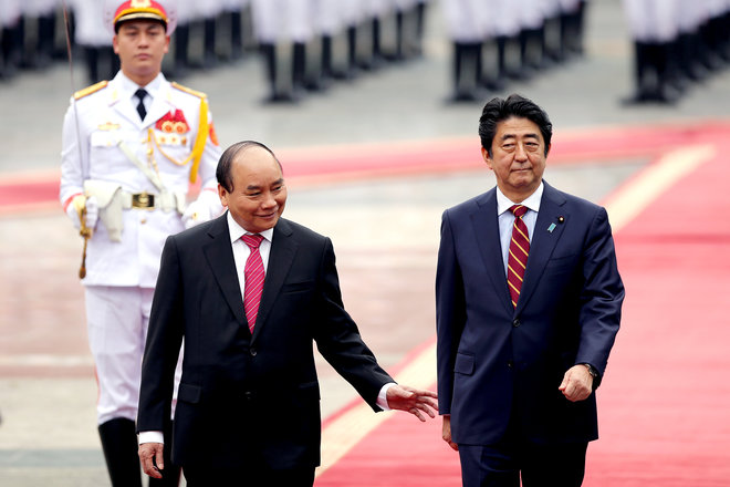 Japan’s Abe expected to promote free trade during Vietnam visit